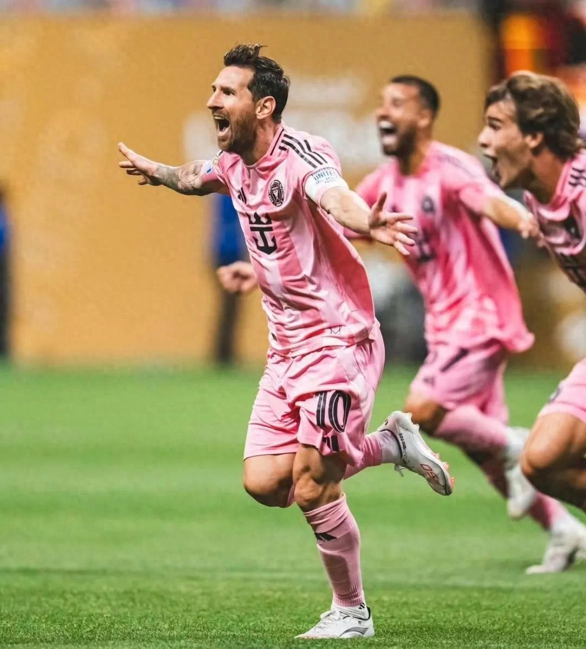 尤文图斯带队取胜!,梅西重要时刻刷新纪录比赛高潮迭起(尤文买梅西) 尤文图斯带队取胜!,梅西重要时刻刷新纪录比赛高潮迭起(尤文买梅西)