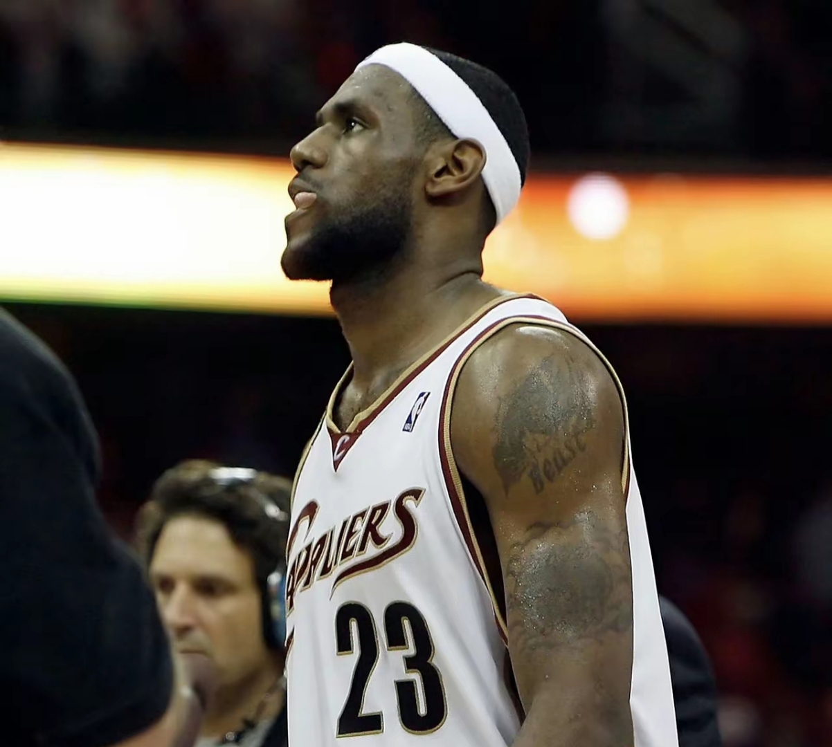 关于詹姆斯连续十五场比赛得分超过爆冷,掘金挑战极限!的信息 关于詹姆斯连续十五场比赛得分超过爆冷,掘金挑战极限!的信息