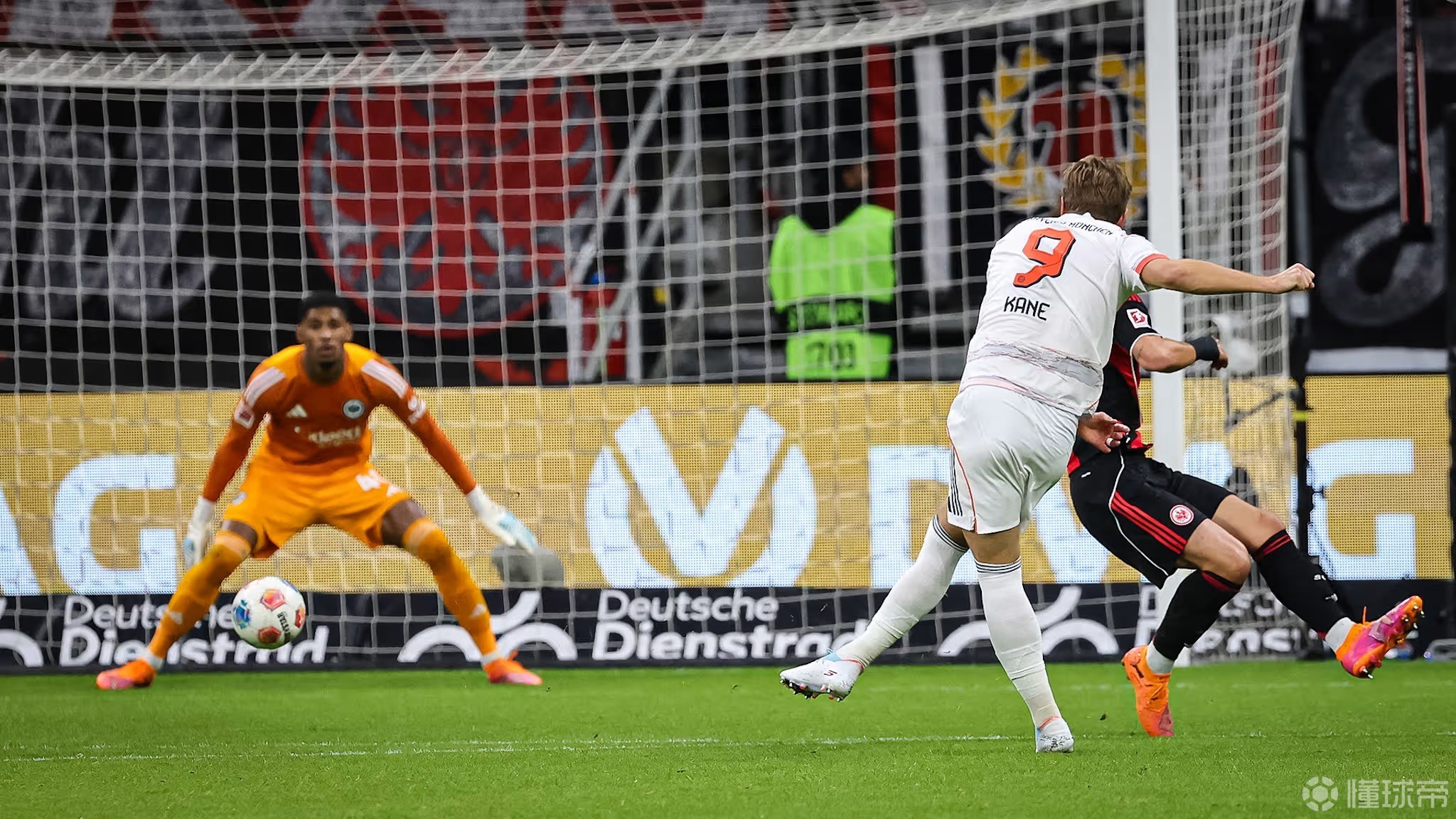 凯恩巅峰对决,莱万多夫斯基与60激战阿森纳分钟,高光表现胜负难料!的简单介绍 凯恩巅峰对决,莱万多夫斯基与60激战阿森纳分钟,高光表现胜负难料!的简单介绍