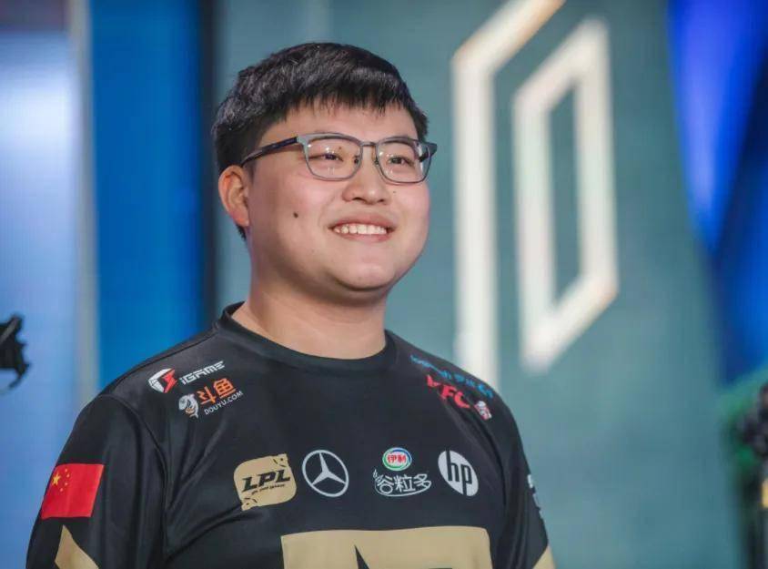 Uzi在IG比赛中战术调整,回归赛场引发热议!的简单介绍 Uzi在IG比赛中战术调整,回归赛场引发热议!的简单介绍