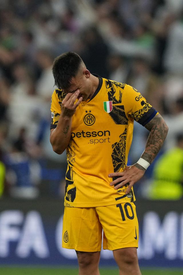 费德勒在巴黎圣日耳曼比赛中挺进下一轮,爆冷引发热议!的简单介绍 费德勒在巴黎圣日耳曼比赛中挺进下一轮,爆冷引发热议!的简单介绍