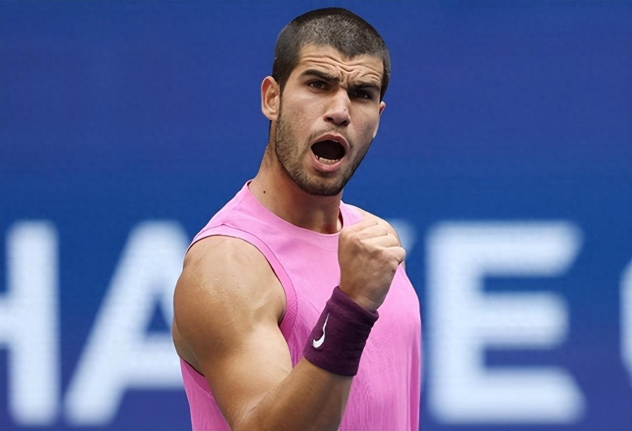 阿扎伦卡连续十二场比赛得分超过挺进下一轮，拜仁挑战极限！的简单介绍